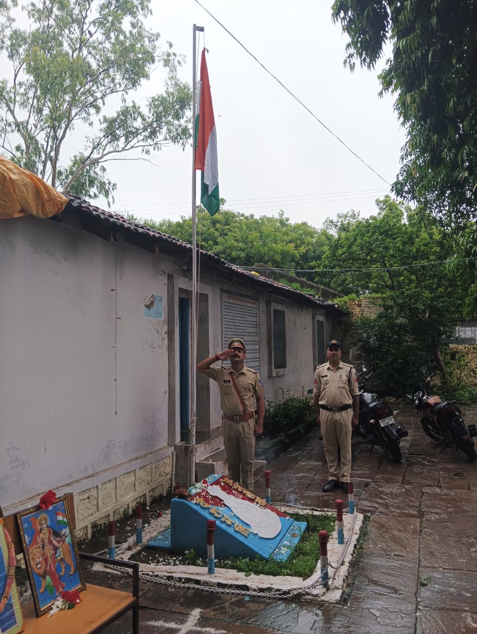 नरसिंहगढ़ पुलिस चौकी में शान से लहराया तिरंगा, हर्षोल्लास से मनाया गया 80वां स्वतंत्रता दिवस