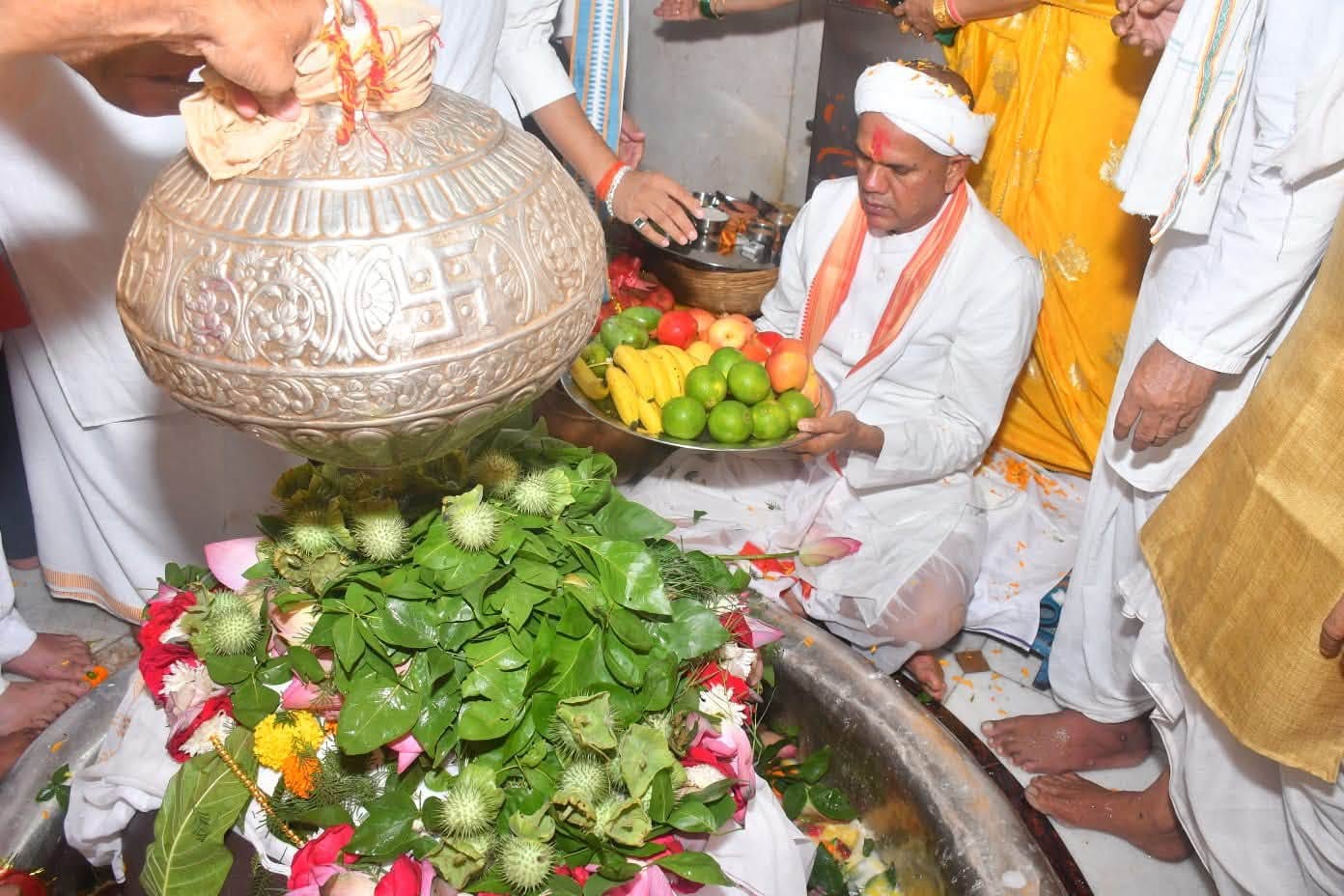 बांदकपुर धाम में संत रावतपुरा सरकार का भव्य स्वागत, भोलेनाथ का किया अभिषेक बांदकपुर धाम में संत रावतपुरा सरकार का भव्य स्वागत, भोलेनाथ का किया अभिषेक