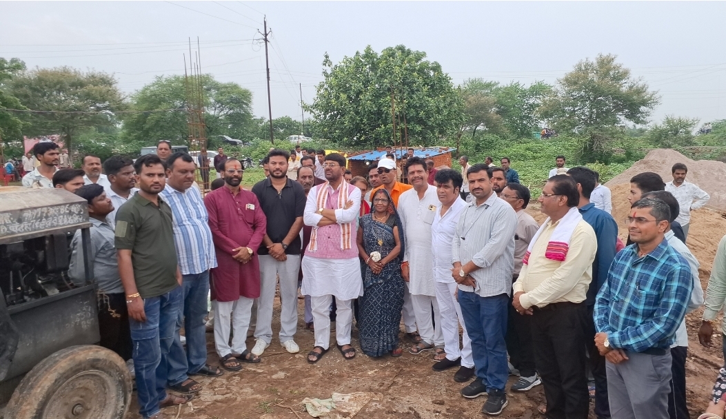 नरसिंहगढ़ को मिली बड़ी सौगात: 50 लाख से बनेगा सार्वजनिक शादी घर, मंत्री लखन पटेल ने किया भूमिपूजन