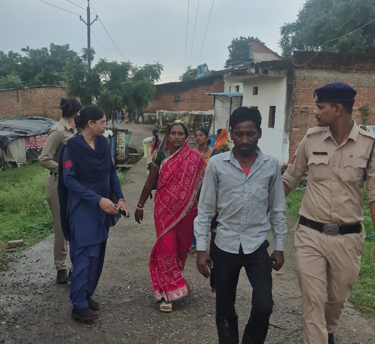 अवैध शराब पर दमोह पुलिस का बड़ा प्रहार, जगह-जगह छापेमारी से हड़कंप