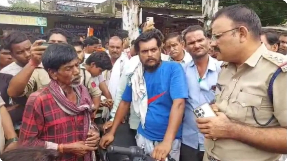 नरसिंहगढ़ में पत्नी के घर छोड़कर जाने के बाद युवक ने फांसी लगाकर की आत्महत्या, परिजनों ने लगाया चक्का जाम नरसिंहगढ़ में पत्नी के घर छोड़कर जाने के बाद युवक ने फांसी लगाकर की आत्महत्या, परिजनों ने लगाया चक्का जाम