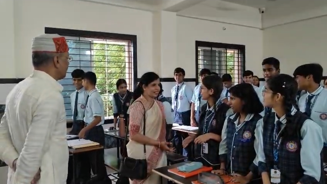 दमोह में बाल अधिकार संरक्षण आयोग की सदस्य अर्चना गुप्ता का औचक निरीक्षण, स्कूलों को दिए दिशा-निर्देश दमोह में बाल अधिकार संरक्षण आयोग की सदस्य अर्चना गुप्ता का औचक निरीक्षण, स्कूलों को दिए दिशा-निर्देश