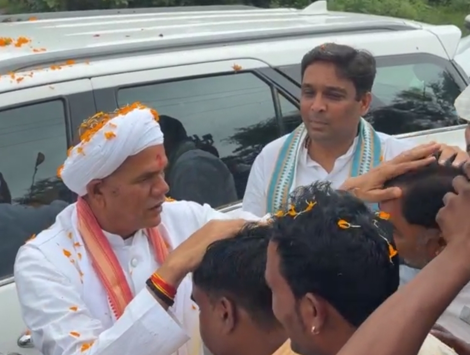 बांदकपुर धाम में संत रावतपुरा सरकार का भव्य स्वागत, भोलेनाथ का किया अभिषेक बांदकपुर धाम में संत रावतपुरा सरकार का भव्य स्वागत, भोलेनाथ का किया अभिषेक