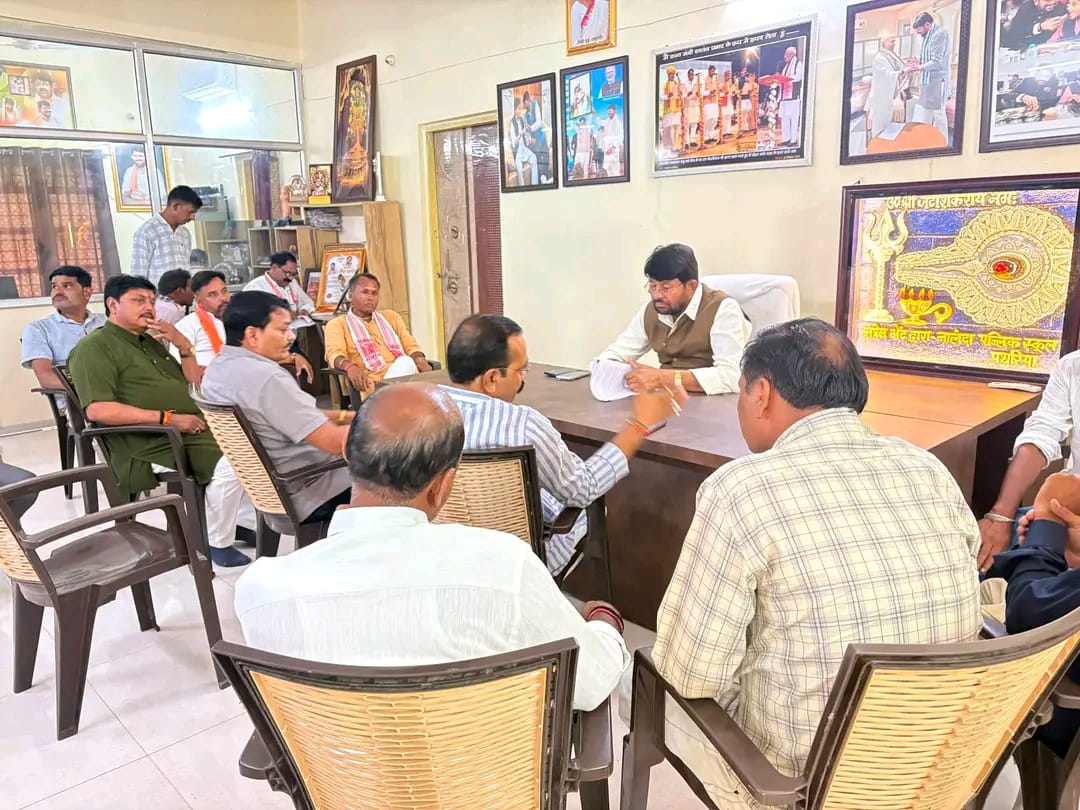 जटाशंकर कार्यालय में मंत्री लखन पटेल ने सुनीं जनसमस्याएं, अधिकारियों को त्वरित समाधान के निर्देश जटाशंकर कार्यालय में मंत्री लखन पटेल ने सुनीं जनसमस्याएं, अधिकारियों को त्वरित समाधान के निर्देश