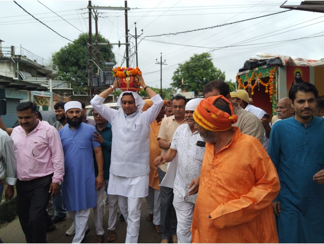 समरसता का संदेश लेकर दमोह पहुंची संत रविदास महाराज की कलश यात्रा, भाजपा नेताओं ने किया स्वागत
