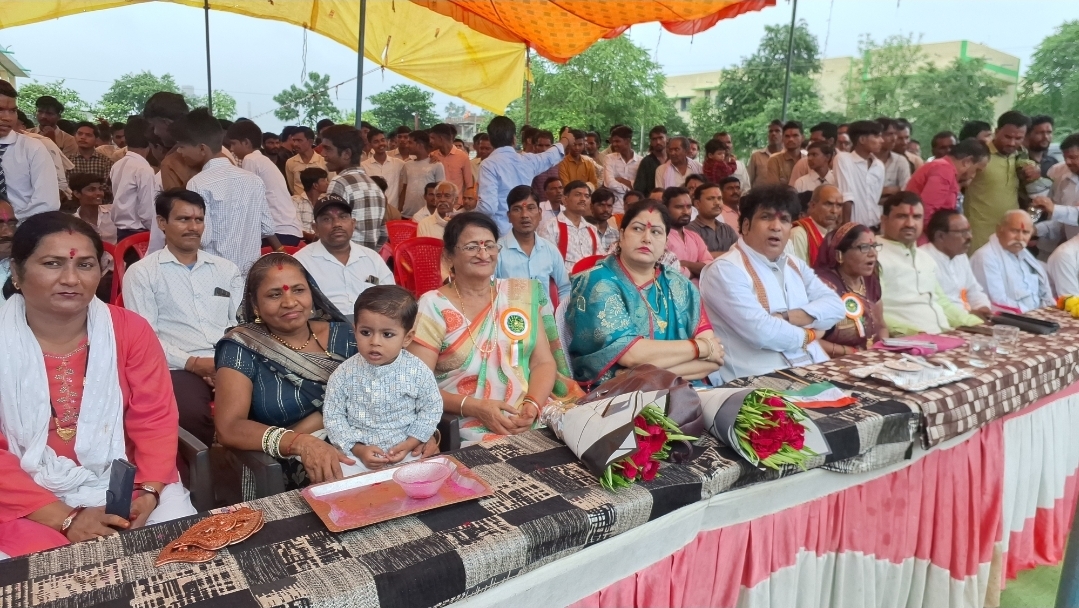 नरसिंहगढ़ में हर्षोल्लास के साथ मनाया गया स्वतंत्रता दिवस समारोह, मेधावी विद्यार्थियों को मिली साइकिल और स्कूटी की सौगात नरसिंहगढ़ में हर्षोल्लास के साथ मनाया गया स्वतंत्रता दिवस समारोह, मेधावी विद्यार्थियों को मिली साइकिल और स्कूटी की सौगात