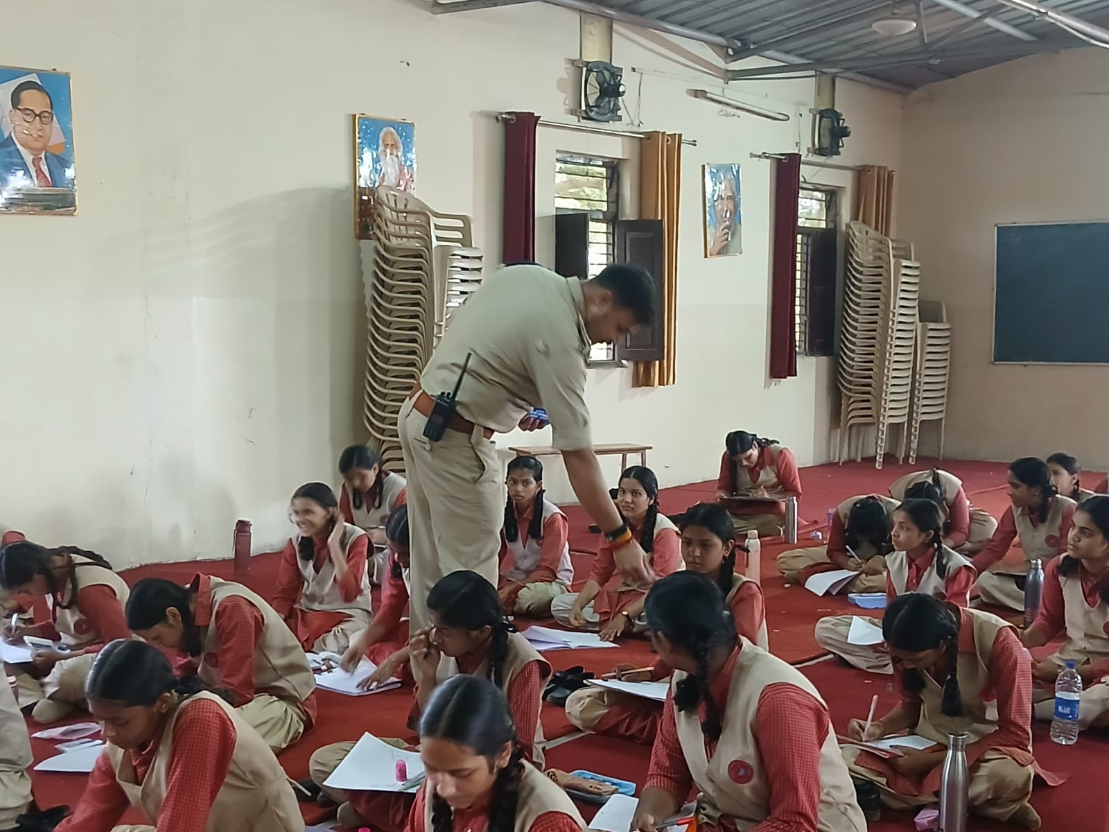 दमोह: 'नशे से दूरी है जरूरी 2.0' अभियान के तहत नव जागृति स्कूल में हुई चित्रकला व निबंध प्रतियोगिता