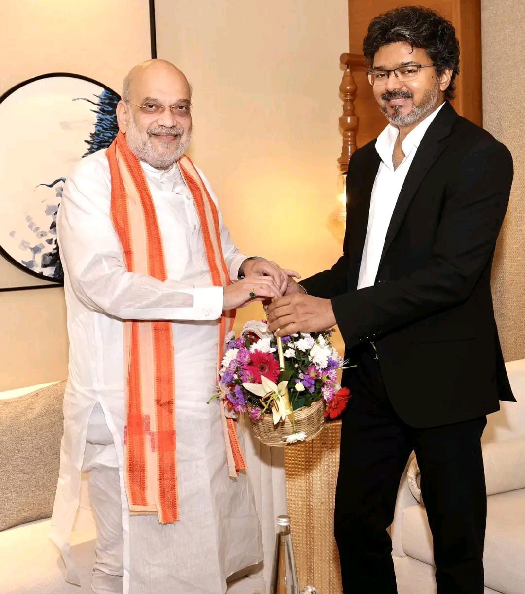 चेन्नई में केंद्रीय गृह मंत्री अमित शाह और तमिलनाडु के मुख्यमंत्री विजय की मुलाकात