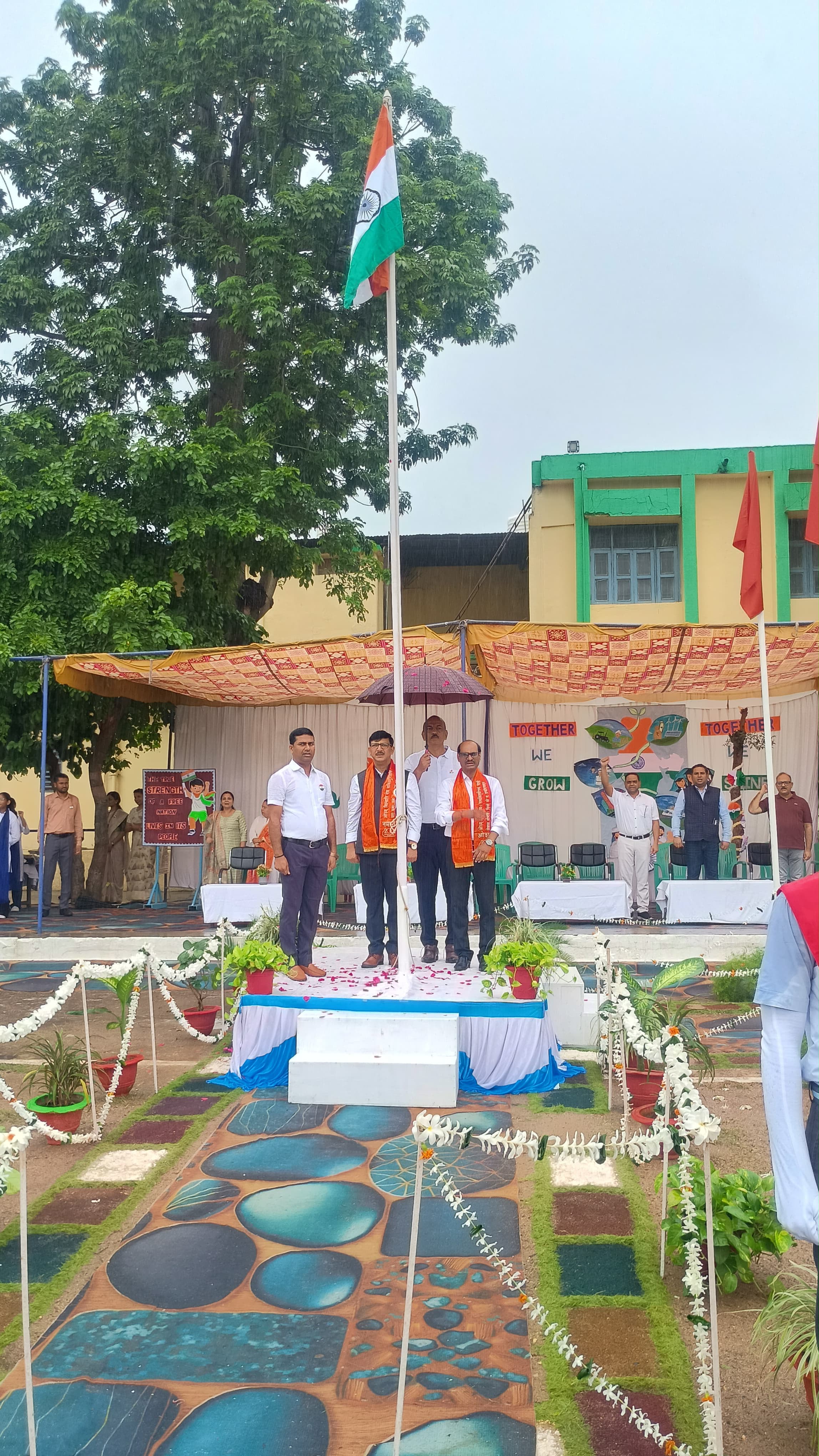 डी.ए.वी. विद्यालय नरसिंहगढ़ में हर्षोल्लास से मनाया गया 80वां स्वतंत्रता दिवस, मेधावी विद्यार्थियों का हुआ सम्मान डी.ए.वी. विद्यालय नरसिंहगढ़ में हर्षोल्लास से मनाया गया 80वां स्वतंत्रता दिवस, मेधावी विद्यार्थियों का हुआ सम्मान