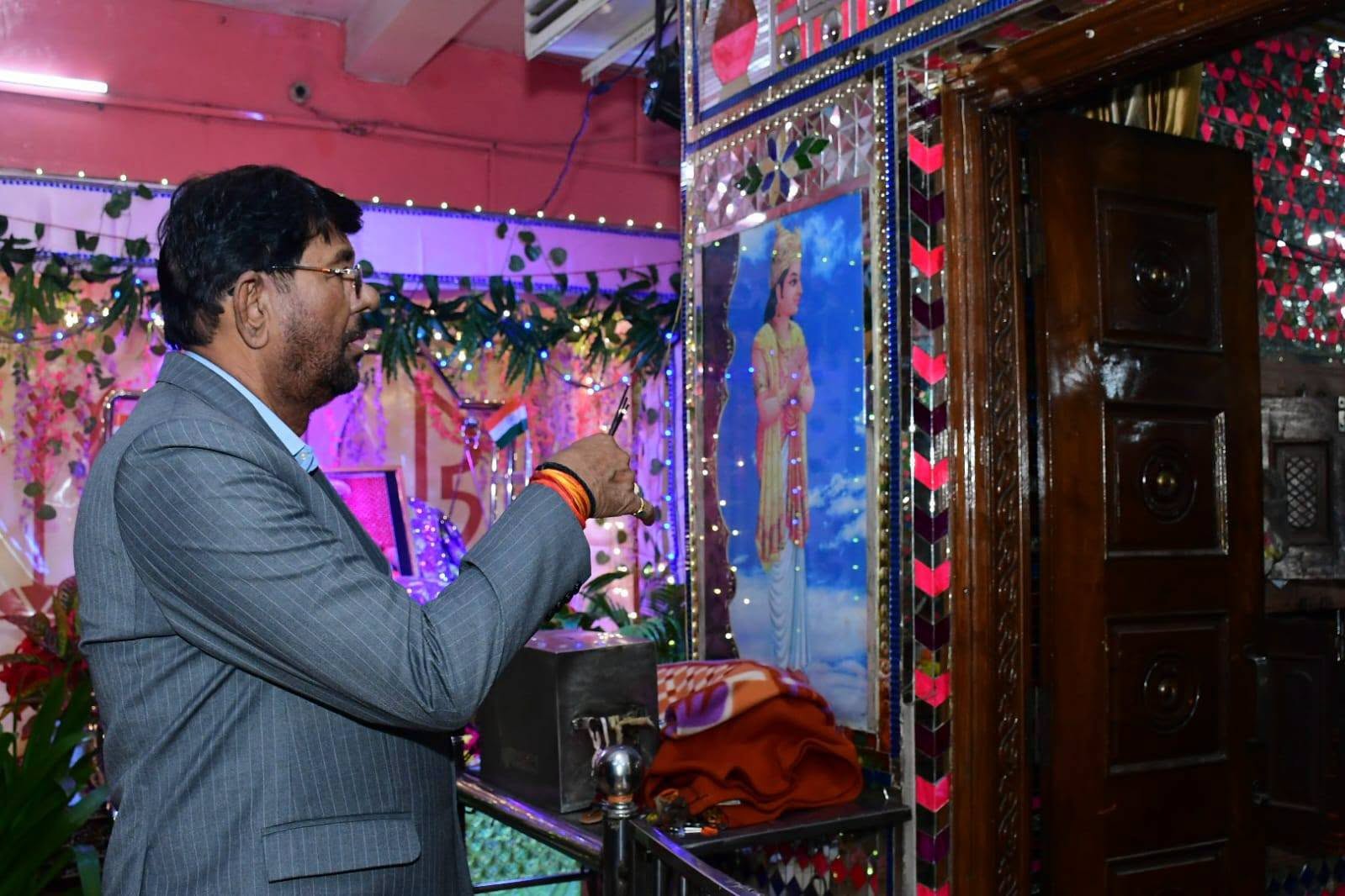 दर्शन करने पहुंचे मंत्री लखन पटेल, श्री दादाजी मनोकामना पूर्ण सिद्ध हनुमान मंदिर में किए दर्शन