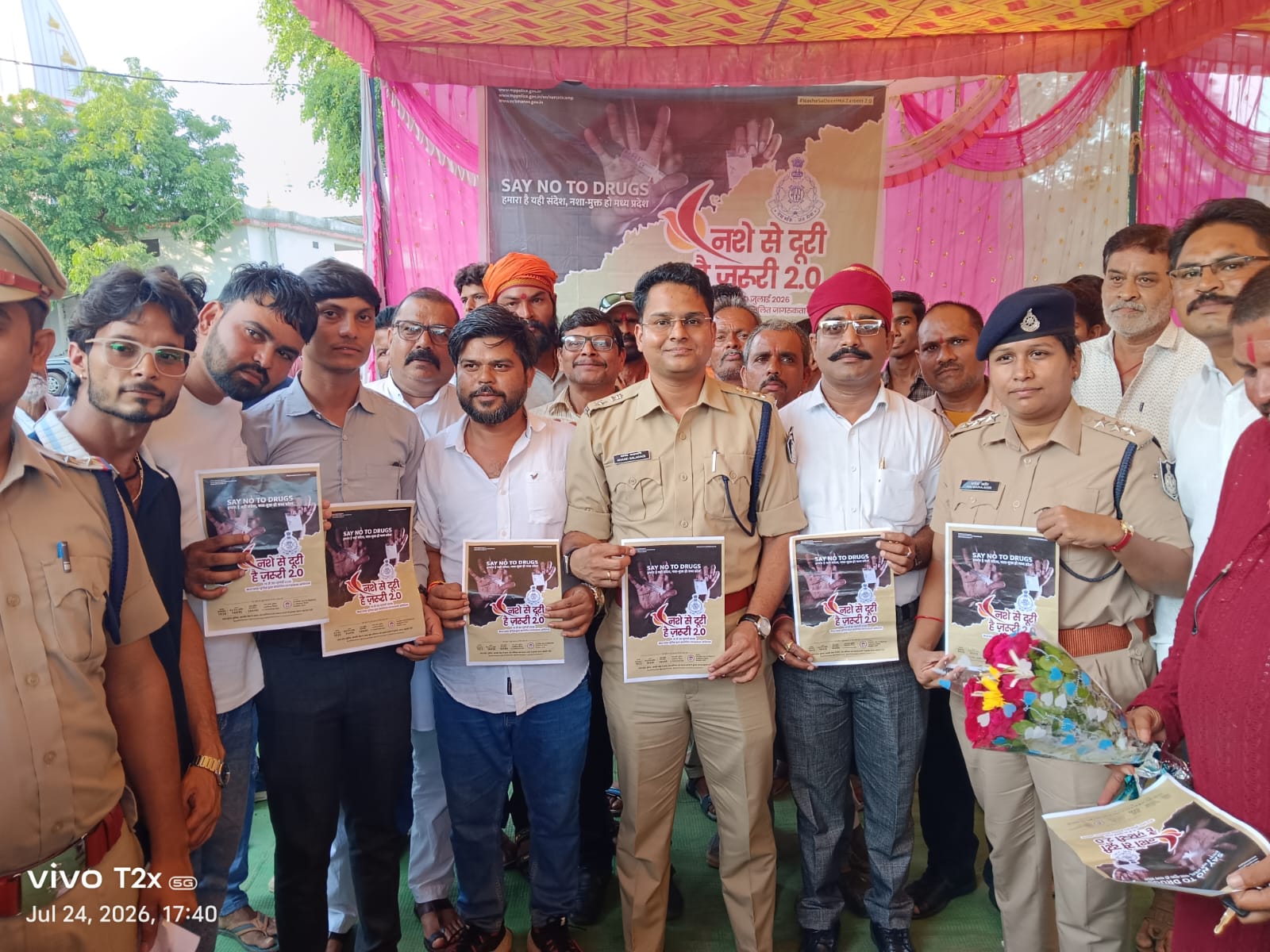 दमोह। पुलिस अधीक्षक श्री आनंद कलादगि (IPS) ने शुक्रवार को थाना नोहटा में जनसंवाद कार्यक्रम आयोजित कर क्षेत्र के नागरिकों की समस्याएँ सुनीं और उनके त्वरित एवं प्रभावी निराकरण के लिए संबंधित अधिकारियों को 