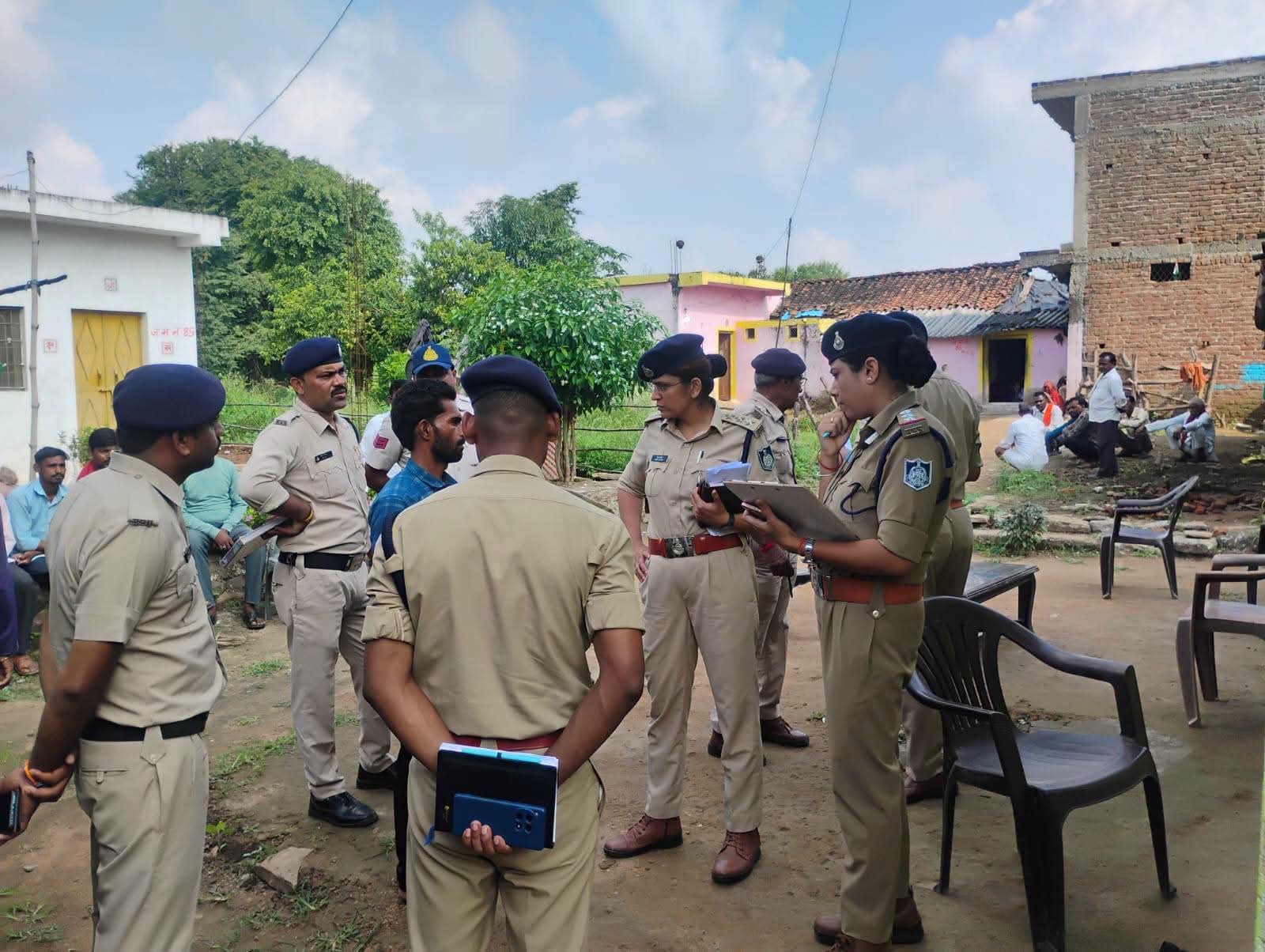 पति-पत्नी के विवाद के बाद महिला समेत तीन बच्चों की मौत, कविरपुर में सनसनी