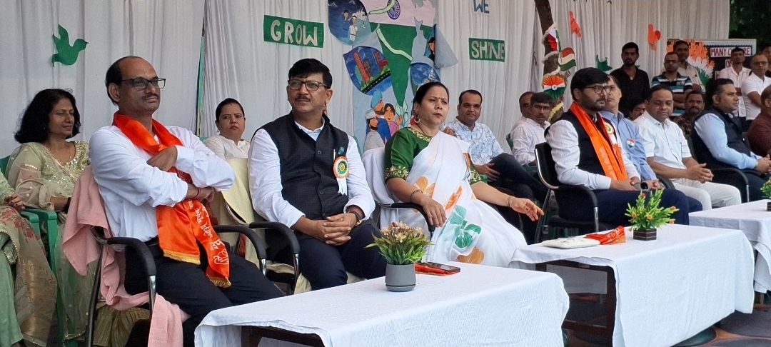 डी.ए.वी. विद्यालय नरसिंहगढ़ में हर्षोल्लास से मनाया गया 80वां स्वतंत्रता दिवस, मेधावी विद्यार्थियों का हुआ सम्मान डी.ए.वी. विद्यालय नरसिंहगढ़ में हर्षोल्लास से मनाया गया 80वां स्वतंत्रता दिवस, मेधावी विद्यार्थियों का हुआ सम्मान