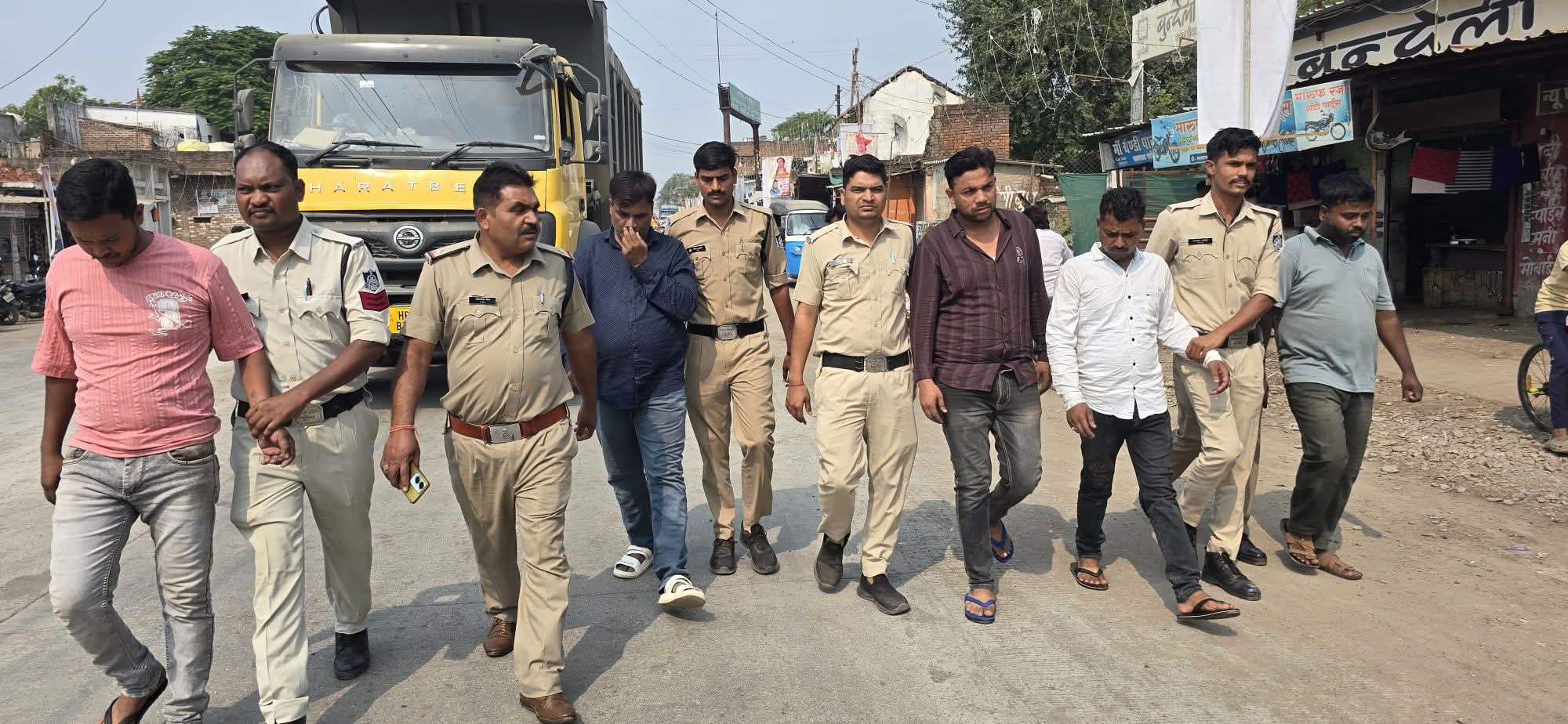 हटा में धीरेंद्र शास्त्री की सनातन हिंदू एकता रथ यात्रा के दौरान पॉकेटमारी के आरोप में पांच लोग पकड़े गए