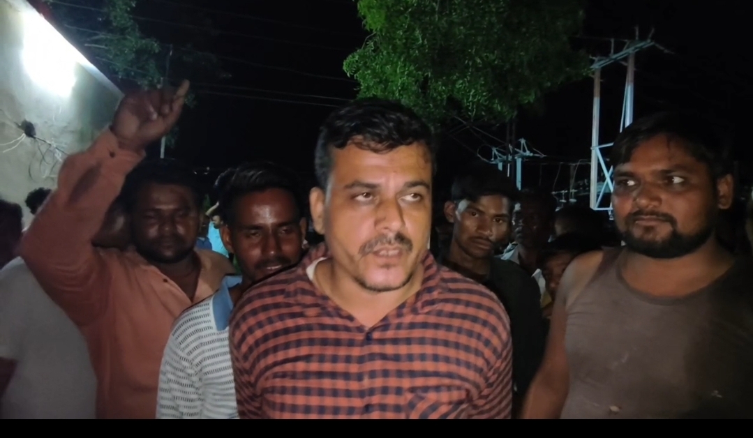 बटियागढ़ में बिजली कटौती पर जनता का फूटा गुस्सा, सैकड़ों लोगों ने बिजली कार्यालय का किया घेराव
