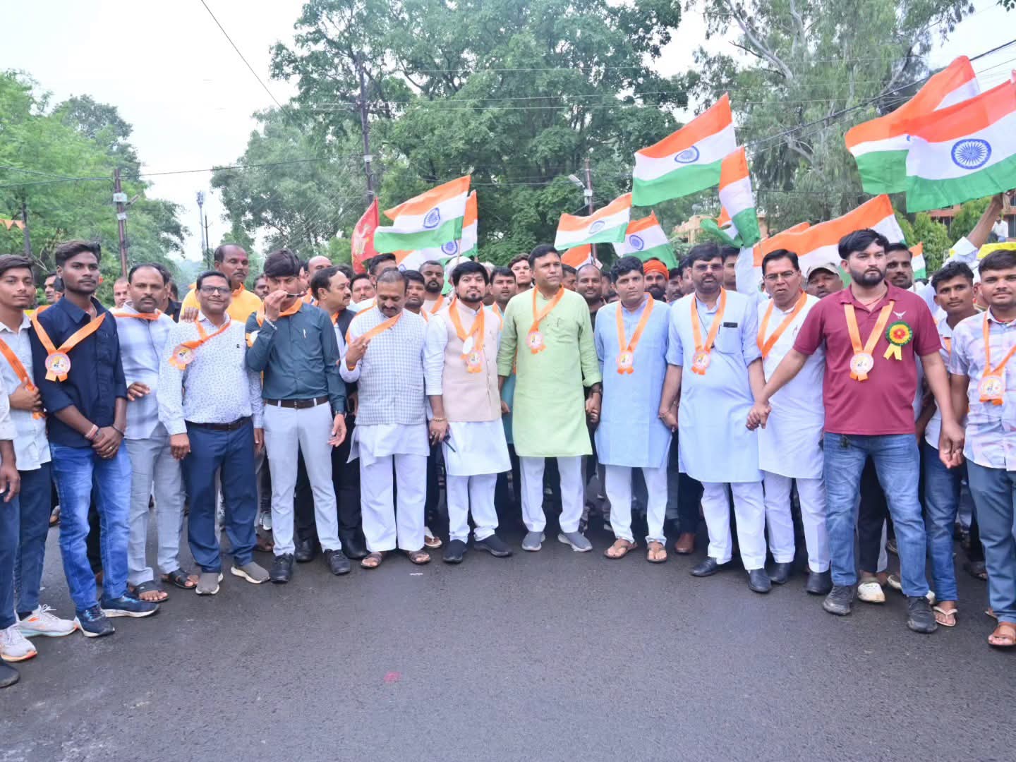 रानी अवंतीबाई लोधी की 195वीं जयंती पर दमोह में गूंजा राष्ट्रभक्ति का संदेश, निकली भव्य तिरंगा यात्रा रानी अवंतीबाई लोधी की 195वीं जयंती पर दमोह में गूंजा राष्ट्रभक्ति का संदेश, निकली भव्य तिरंगा यात्रा