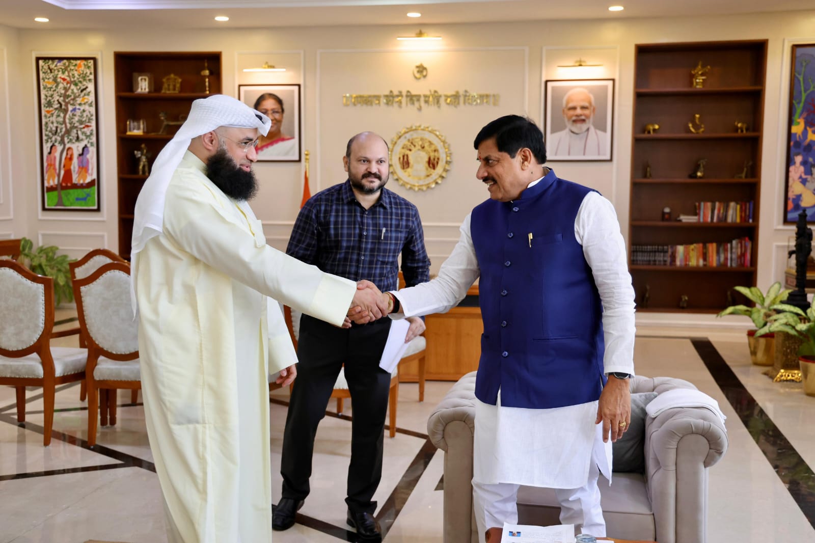 एमपी के मछली उत्पादन को मिली अंतर्राष्ट्रीय पहचान, सीएम डॉ. मोहन बोले- किसानों की समृद्धि के लिए हम प्रतिबद्ध  - कुवैत की कंपनी ज़बेदी अल कुवैत फिशरीज और इंदौर की कामदार्स केयर के बीच एग्रीमेंट