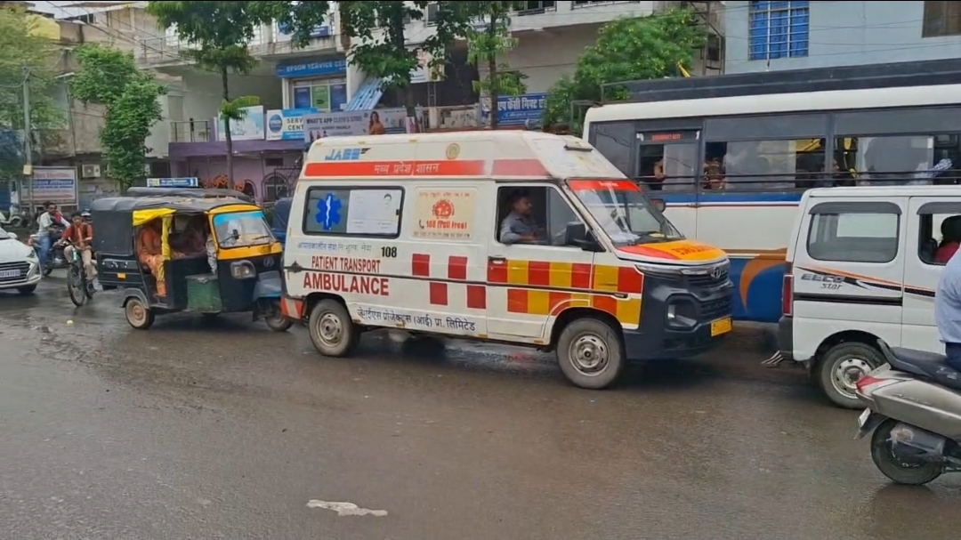   जनहित में 🚨  दमोह में फिर बिगड़ी ट्रैफिक व्यवस्था: किल्लाई नाके पर लगा भीषण जाम, 108 एम्बुलेंस भी फंसी