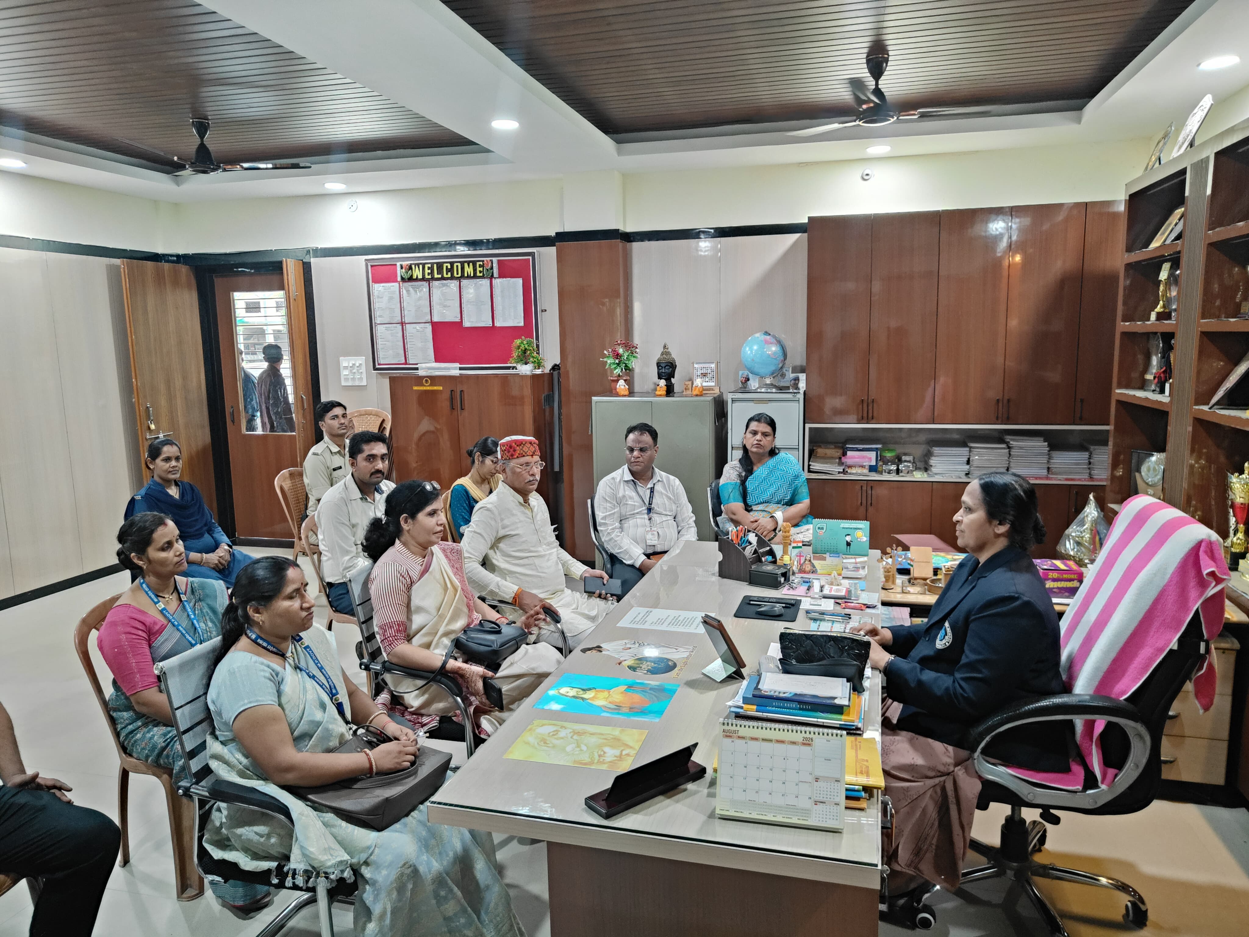 दमोह में बाल अधिकार संरक्षण आयोग की सदस्य अर्चना गुप्ता का औचक निरीक्षण, स्कूलों को दिए दिशा-निर्देश दमोह में बाल अधिकार संरक्षण आयोग की सदस्य अर्चना गुप्ता का औचक निरीक्षण, स्कूलों को दिए दिशा-निर्देश