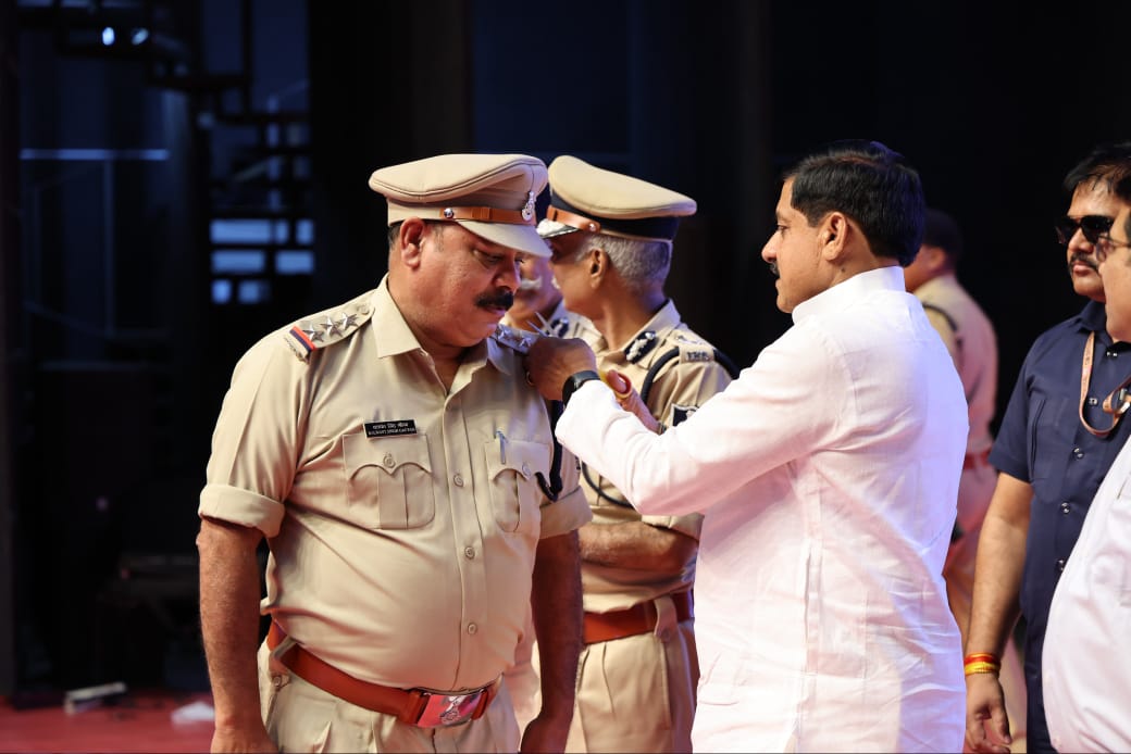 पदोन्नति पर पुलिस जवानों ने जताया सीएम का आभार, डॉ. मोहन यादव बोले- सरकार आपके परिवार के लिए हर जिम्मेदारी निभाएगी