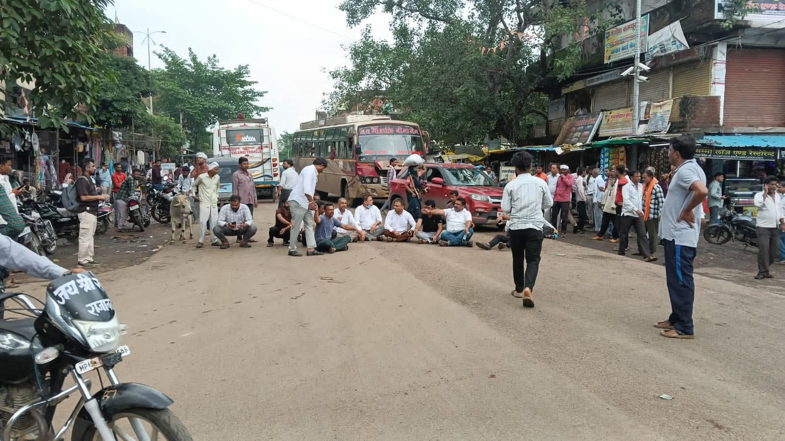 चक्का जाम सागर: संदिग्ध जहरीली शराब के सेवन के बाद कई लोगों की मौत, बंडा क्षेत्र में हड़कंप
