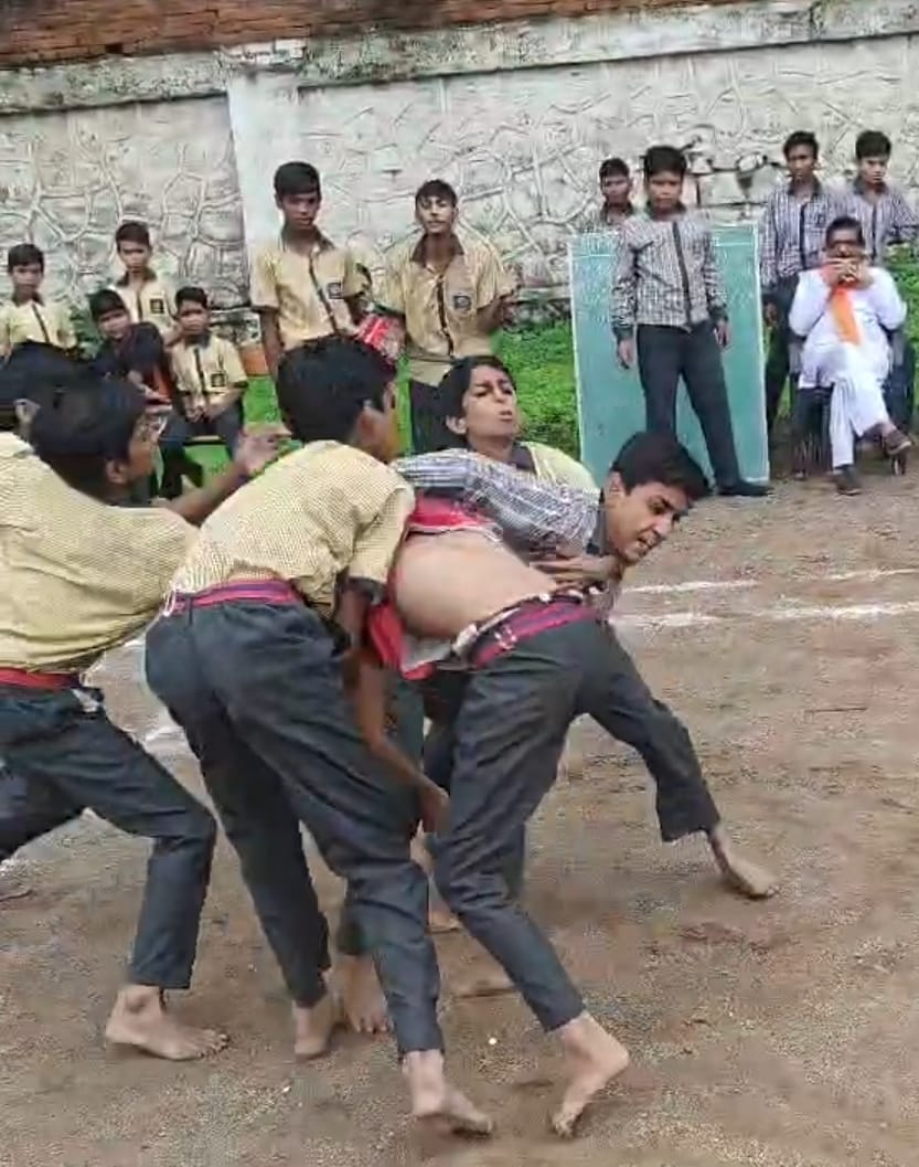 नाग पंचमी पर सरस्वती शिशु मंदिर नरसिंहगढ़ में गूंजा आस्था और संस्कृति का संदेश, प्रतियोगिताओं में बच्चों ने दिखाया हुनर