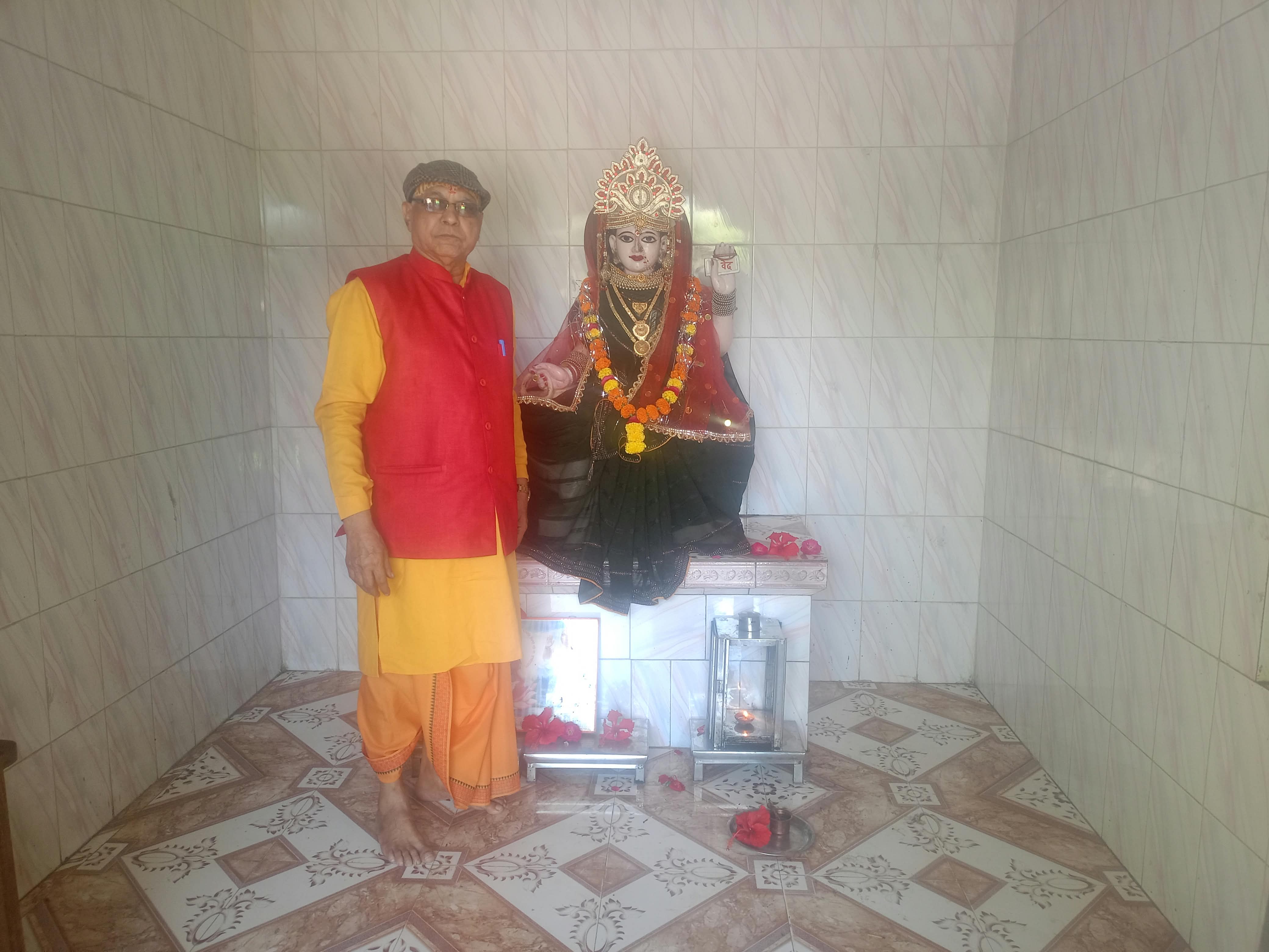 गायत्री प्रज्ञापीठ तेवरईया में सामूहिक पितृ तर्पण एवं गायत्री महायज्ञ संपन्न, पूर्वजों के श्रेष्ठ संस्कार अपनाने का दिया संदेश गायत्री प्रज्ञापीठ तेवरईया में सामूहिक पितृ तर्पण एवं गायत्री महायज्ञ संपन्न, पूर्वजों के श्रेष्ठ संस्कार अपनाने का दिया संदेश