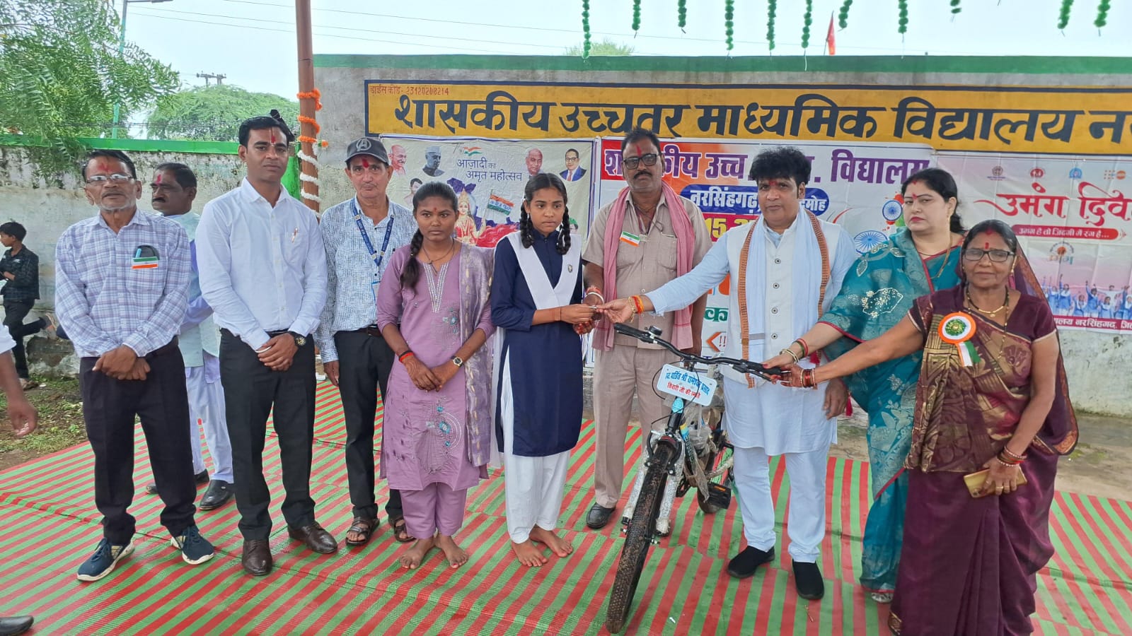 नरसिंहगढ़ में हर्षोल्लास के साथ मनाया गया स्वतंत्रता दिवस समारोह, मेधावी विद्यार्थियों को मिली साइकिल और स्कूटी की सौगात नरसिंहगढ़ में हर्षोल्लास के साथ मनाया गया स्वतंत्रता दिवस समारोह, मेधावी विद्यार्थियों को मिली साइकिल और स्कूटी की सौगात
